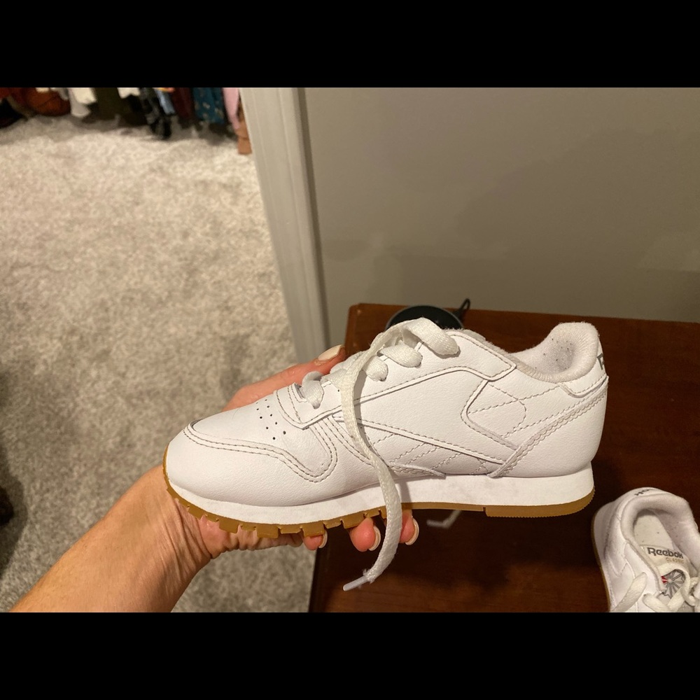 White classic Reebok’s - Picture 3 of 6